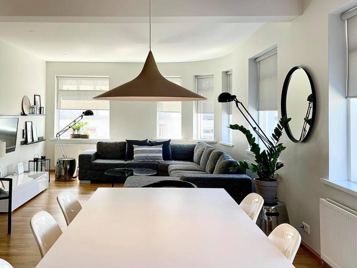 Day Dream Townhall Square Apartments Akureyri Extérieur photo